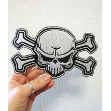 NÁŠIVKA S MOTIVEM SKULL