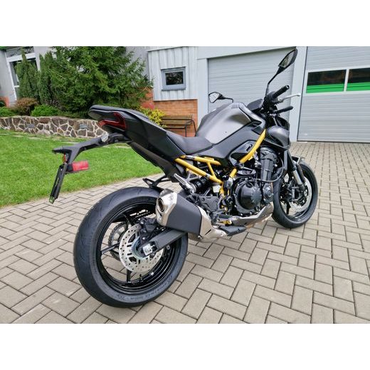 KAWASAKI Z900 METALLIC MATTE GRAPHENESTEEL GRAY 2026