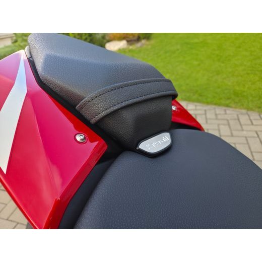 KAWASAKI Z900 CANDY PERSIMMON RED 2027