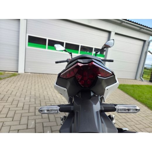 KAWASAKI Z500 SE PEARL BLIZZARD WHITE 2026