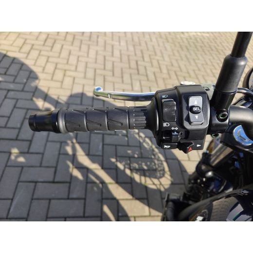 KAWASAKI Z650RS METALLIC OCEAN BLUE 2026