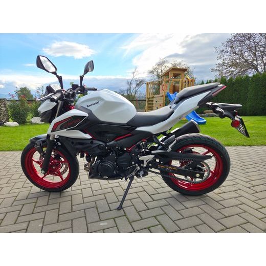 KAWASAKI Z500 SE PEARL BLIZZARD WHITE 2026