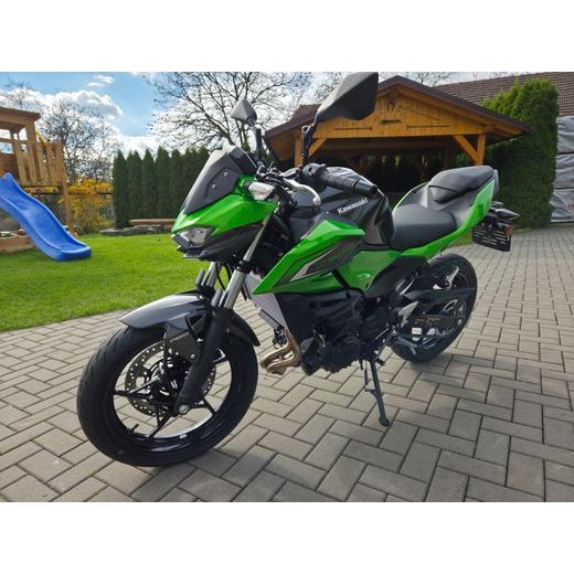 KAWASAKI Z500 CANDY LIME GREEN 2026