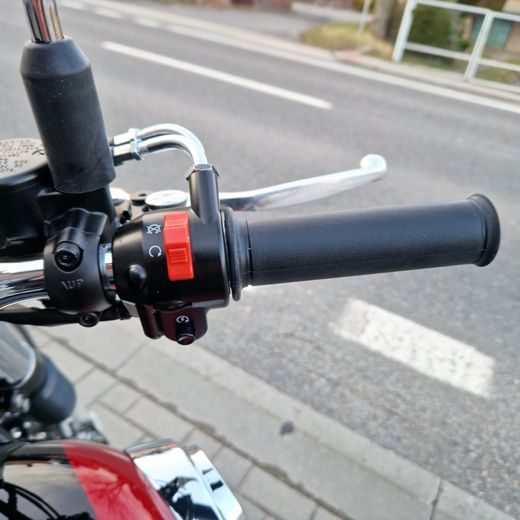 KAWASAKI W800 METALLIC DIABLO BLACK 2024 POUZE 250 KM NAJETO