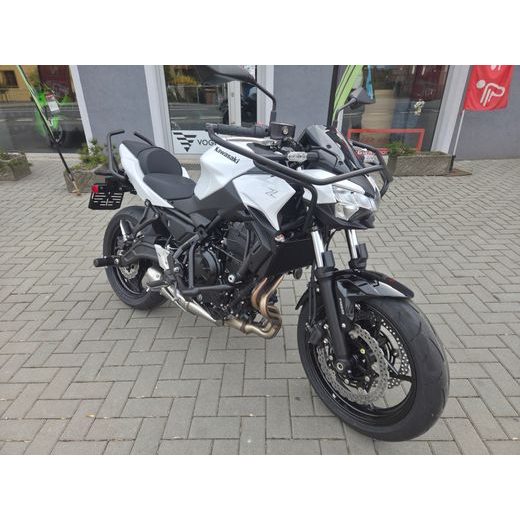 KAWASAKI Z650 WHITE 2026 AUTOŠKOLA S OCHRANNÝMI RÁMY