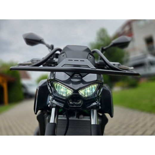 KAWASAKI Z500 SE EBONY 2026 AUTOŠKOLA S OCHRANNÝMI RÁMY