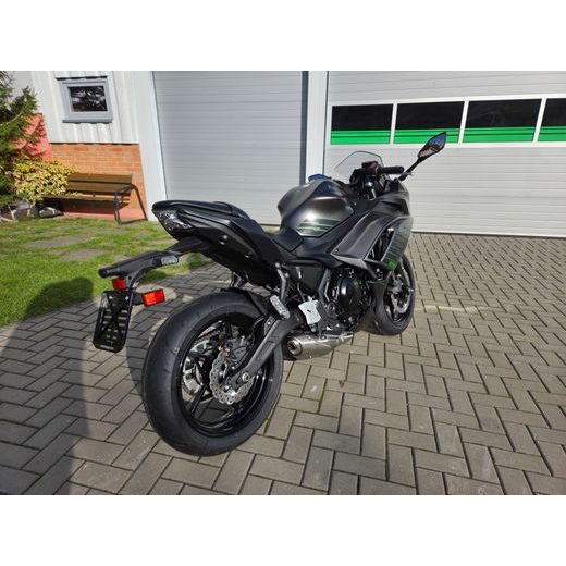 KAWASAKI NINJA 650 METALLIC MATTE GRAPHENESTEEL GRAY 2026