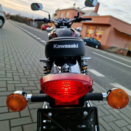 KAWASAKI W800 METALLIC DIABLO BLACK 2024 POUZE 250 KM NAJETO