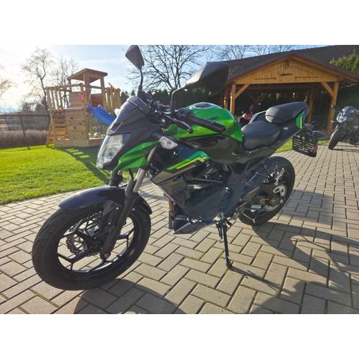 KAWASAKI Z125 CANDY LIME GREEN 2026