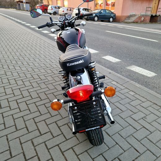 KAWASAKI W800 METALLIC DIABLO BLACK 2024