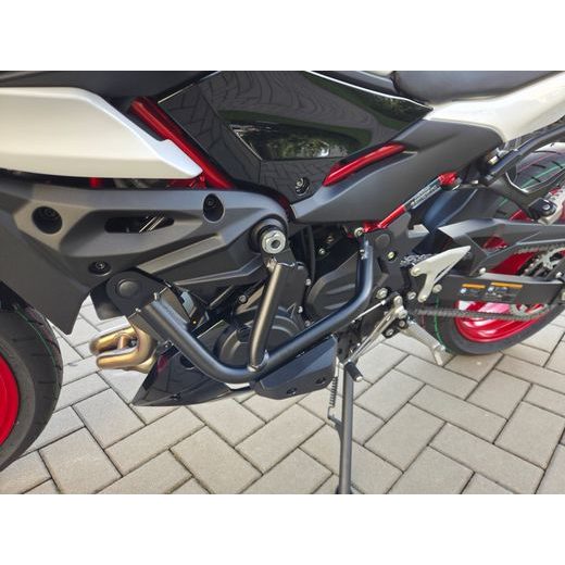 KAWASAKI Z500 SE PEARL BLIZZARD WHITE 2026 AUTOŠKOLA S OCHRANNÝMI RÁMY