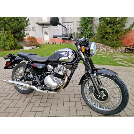 KAWASAKI MEGURO S1 EBONY 2025 POUZE 1900 KM NAJETO