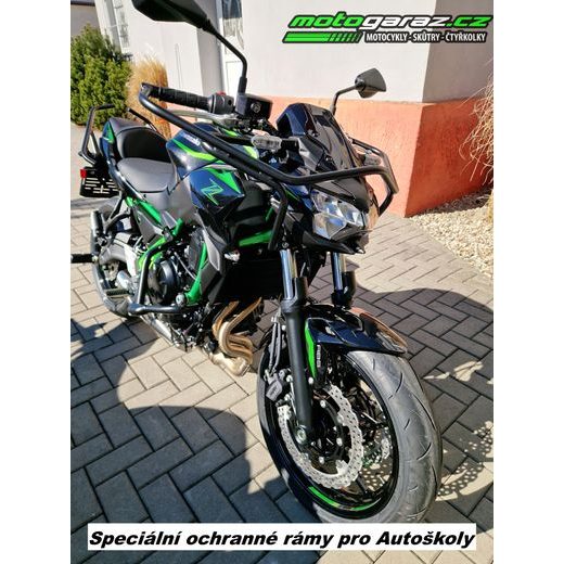 KAWASAKI Z650 S CANDY LIME GREEN 2026 AUTOŠKOLA S OCHRANNÝMI RÁMY