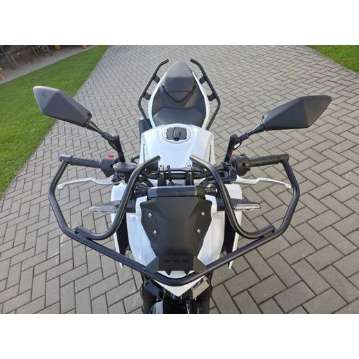 KAWASAKI Z500 SE PEARL BLIZZARD WHITE 2026 AUTOŠKOLA S OCHRANNÝMI RÁMY
