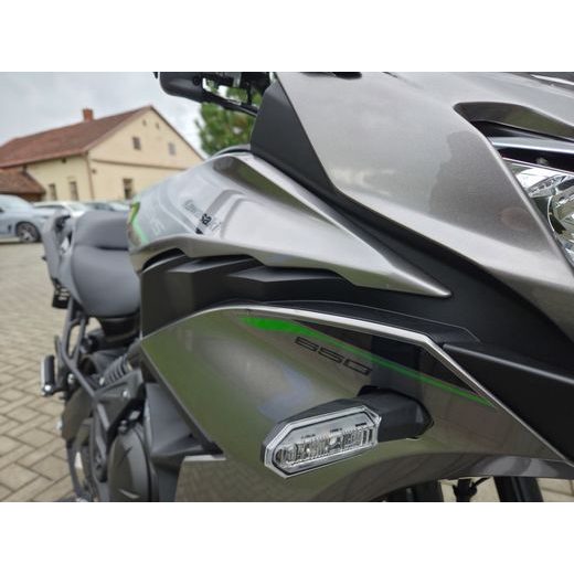 KAWASAKI VERSYS 650 METALLIC GRAPHITE GRAY 2026