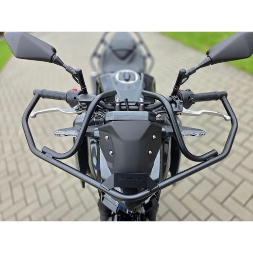 KAWASAKI Z500 SE EBONY 2026 AUTOŠKOLA S OCHRANNÝMI RÁMY