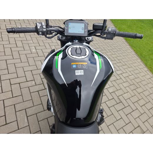 KAWASAKI Z900 PEARL BLIZZARD WHITE 2027