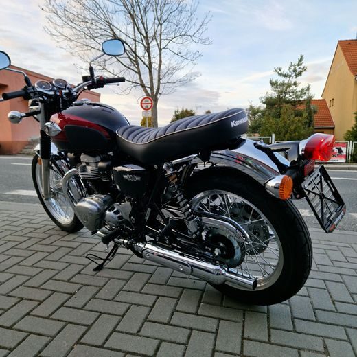 KAWASAKI W800 METALLIC DIABLO BLACK 2024