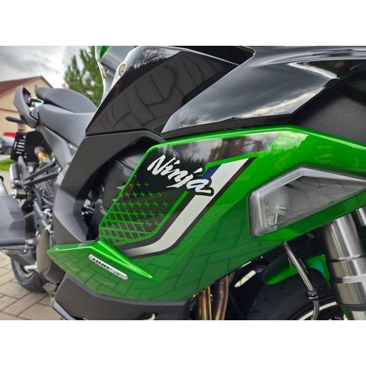 KAWASAKI NINJA 1100SX SE EMERALD BLAZED GREEN 2026 DEMO