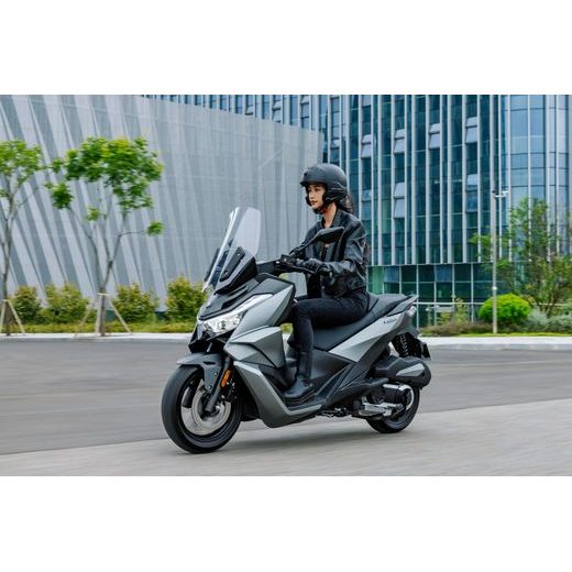 VOGE SR3 250I SILVER