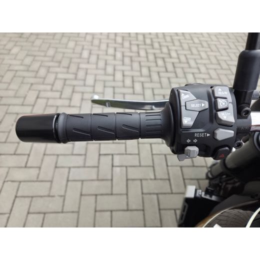 KAWASAKI Z900RS CANDY TONE RED 2026