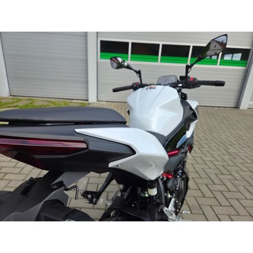 KAWASAKI Z500 SE PEARL BLIZZARD WHITE 2026