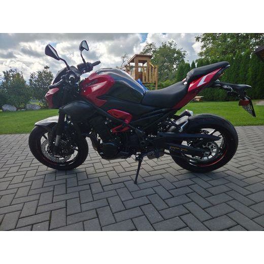 KAWASAKI Z900 CANDY PERSIMMON RED 2027