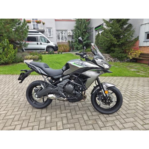 KAWASAKI VERSYS 650 METALLIC GRAPHITE GRAY 2026