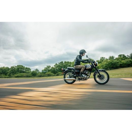 KAWASAKI MEGURO S1 EBONY 2025 POUZE 1900 KM NAJETO
