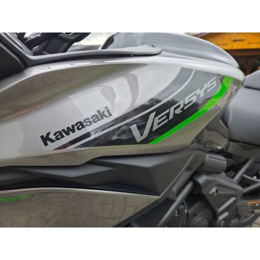 KAWASAKI VERSYS 650 METALLIC GRAPHITE GRAY 2026