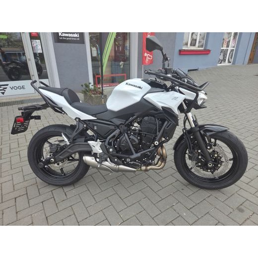 KAWASAKI Z650 WHITE 2026 AUTOŠKOLA S OCHRANNÝMI RÁMY