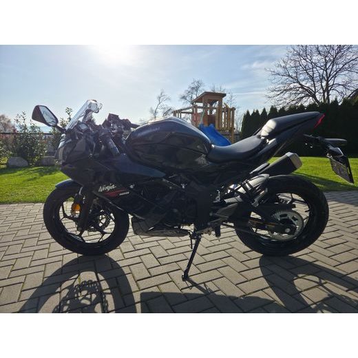 KAWASAKI NINJA 125 EBONY 2026
