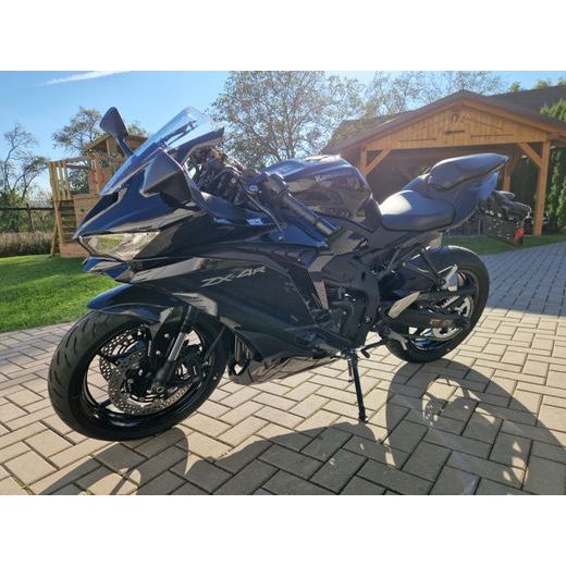 KAWASAKI NINJA ZX-4R METALLIC SPARK BLACK 2025