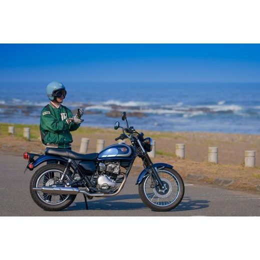 KAWASAKI W230 METALLIC OCEAN BLUE 2025