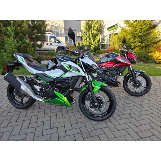 KAWASAKI Z500 SE CANDY PERSIMMON RED 2027