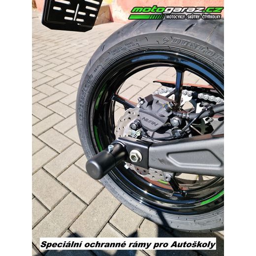 KAWASAKI Z650 S EBONY 2026 AUTOŠKOLA S OCHRANNÝMI RÁMY