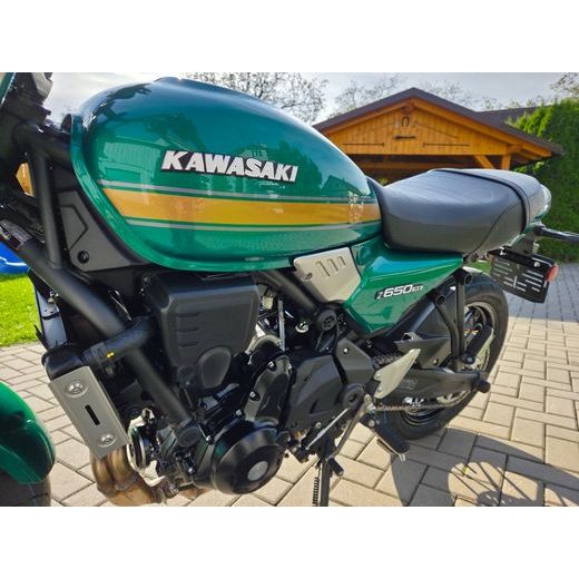 KAWASAKI Z650RS CANDY EMERALD GREEN 2026