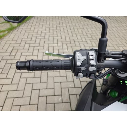KAWASAKI Z900 PEARL BLIZZARD WHITE 2027