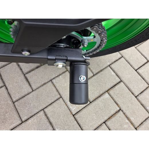 KAWASAKI Z500 SE EBONY 2026 AUTOŠKOLA S OCHRANNÝMI RÁMY