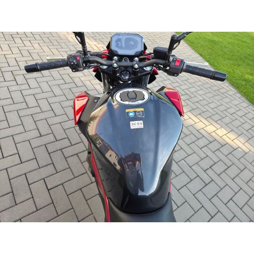 KAWASAKI Z500 SE CANDY PERSIMMON RED 2027