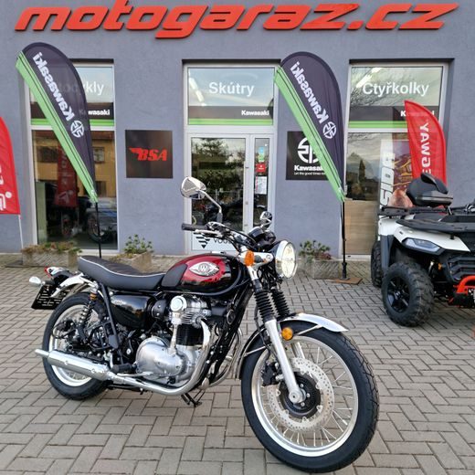 KAWASAKI W800 METALLIC DIABLO BLACK 2024 POUZE 250 KM NAJETO