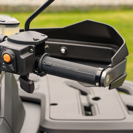 SHARK 4 ZONE LOCK-ON VYHŘÍVANÉ GRIPY NA ČTYŘKOLKU + PALEC + SEDAČKA