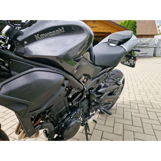 KAWASAKI Z900 EBONY 2026