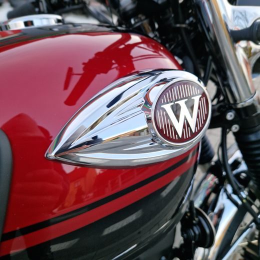 KAWASAKI W800 METALLIC DIABLO BLACK 2024 POUZE 250 KM NAJETO