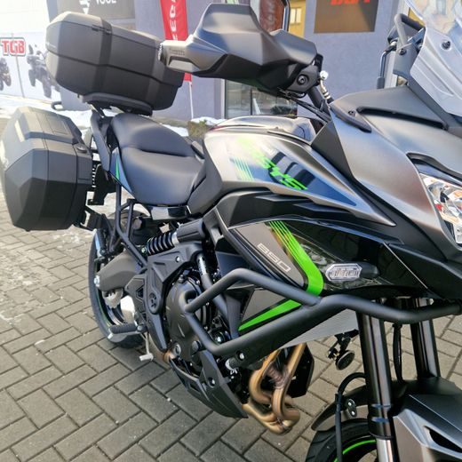KAWASAKI VERSYS 650 METALLIC MATTE GRAPHENESTEEL GRAY 2025 POUZE 130 KM NAJETO