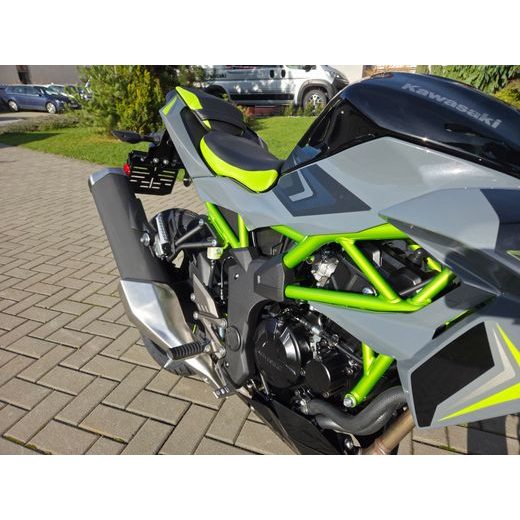 KAWASAKI Z125 PEARL STORM GRAY 2026