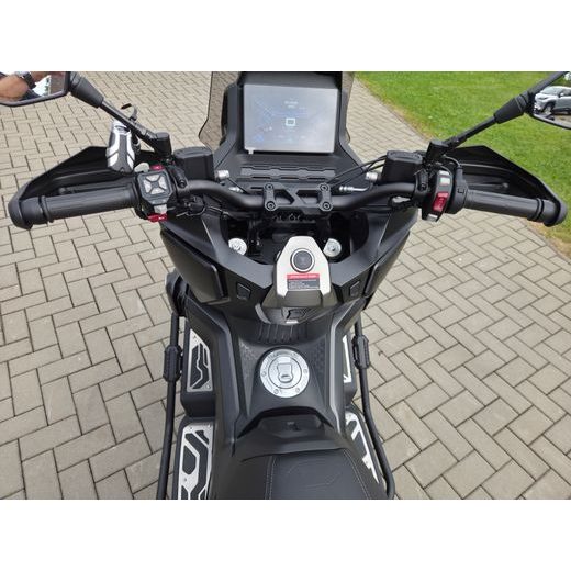VOGE SR450X ČERNÁ