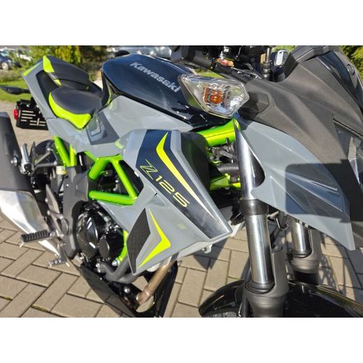 KAWASAKI Z125 PEARL STORM GRAY 2026
