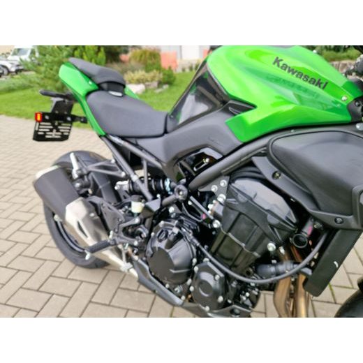 KAWASAKI Z900 CANDY LIME GREEN 2026