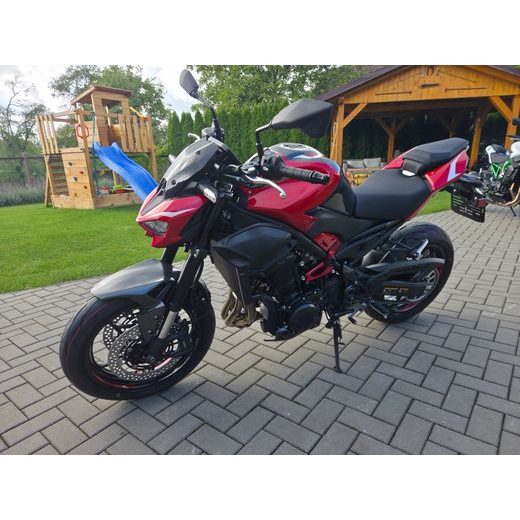 KAWASAKI Z900 CANDY PERSIMMON RED 2027